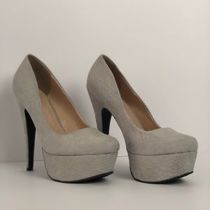 Qupid Grey Swede Stilettos sz 8.5